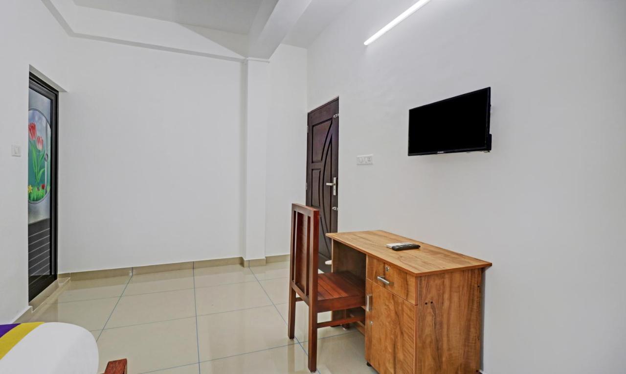 Nirupama,Hotel Aluva 700 Mtr From Aluva Railway Station Alwaye Екстер'єр фото