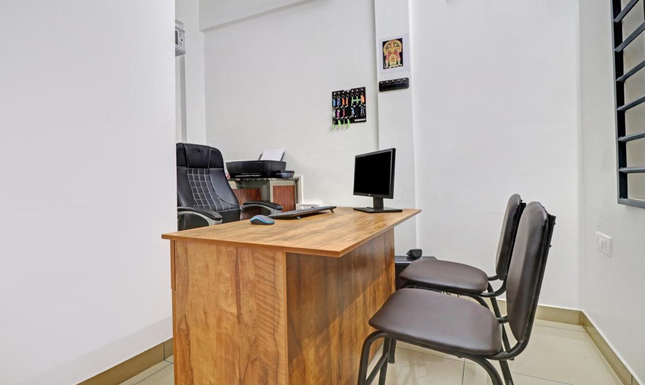Nirupama,Hotel Aluva 700 Mtr From Aluva Railway Station Alwaye Екстер'єр фото