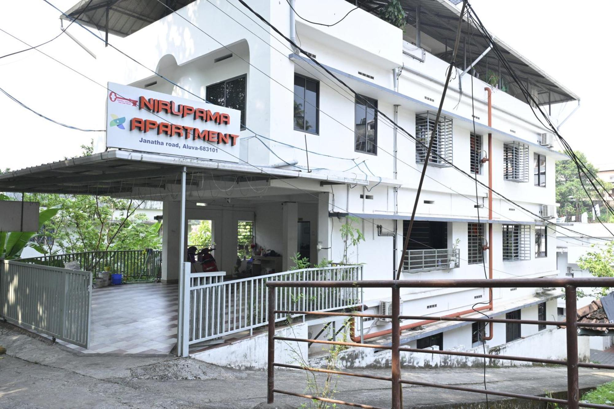 Nirupama,Hotel Aluva 700 Mtr From Aluva Railway Station Alwaye Екстер'єр фото
